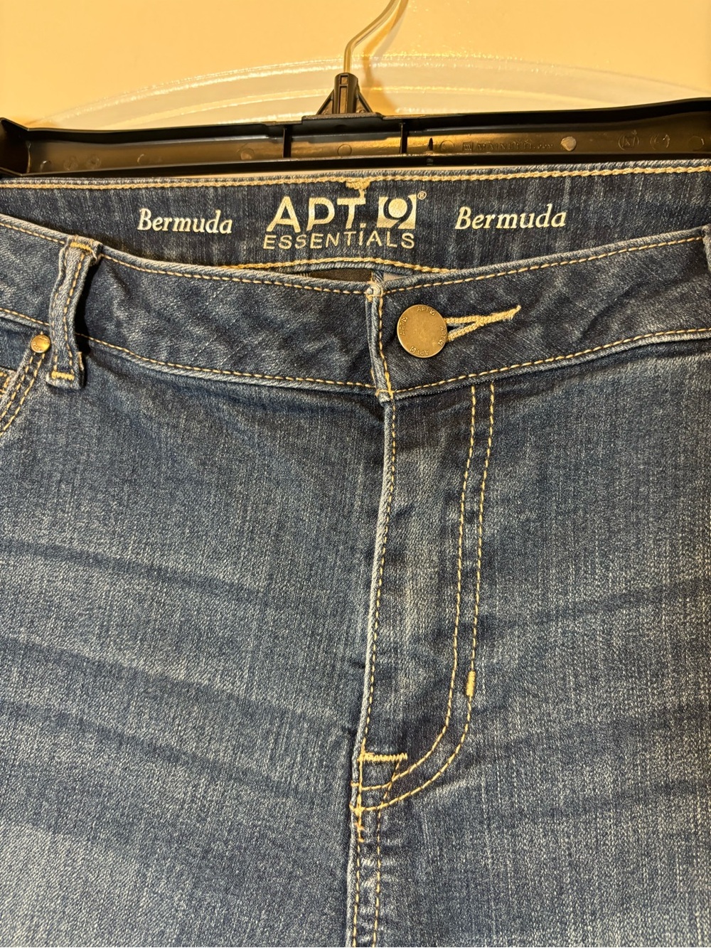 Apt. 9 Women's Medium Blue Denim Bermuda Shorts - Picture 2 of 4